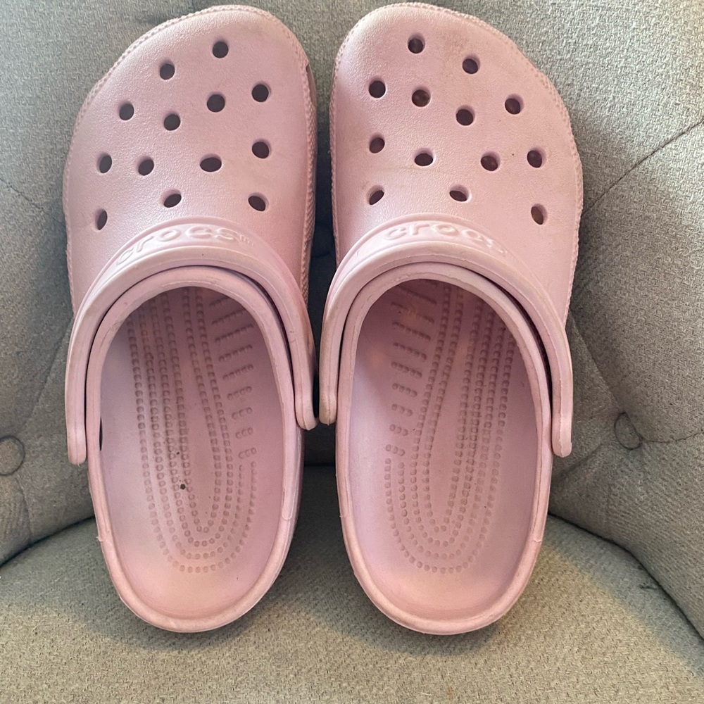 pink crocs!!